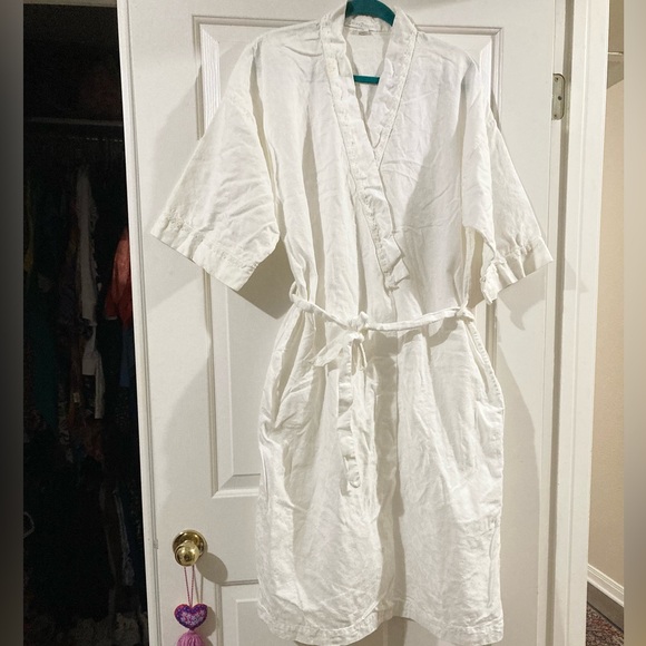 EUC Vintage 80s Erika Taylor white robe - Picture 2 of 12